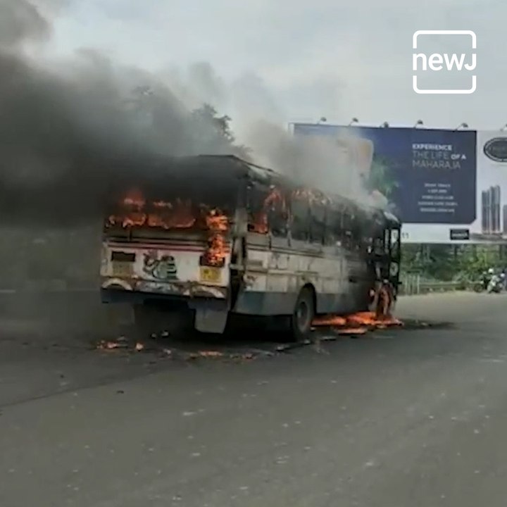 Fire Broke Out In A Moving Bus In Kolkata