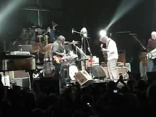 Neil Young pète un câble long clip