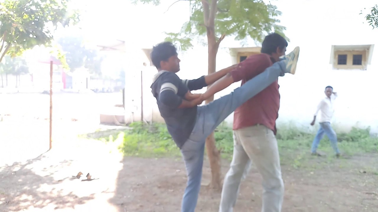 Self diffence करने के तरीके।