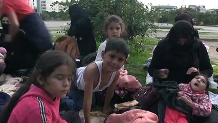 270 عائلة سورية تهرب من بلدة لبنانية إثر توتر على خلفية مقتل شاب