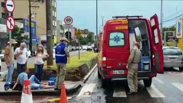 Motociclista fica ferido após se envolver em colisão com Fusion na Avenida Carlos Gomes