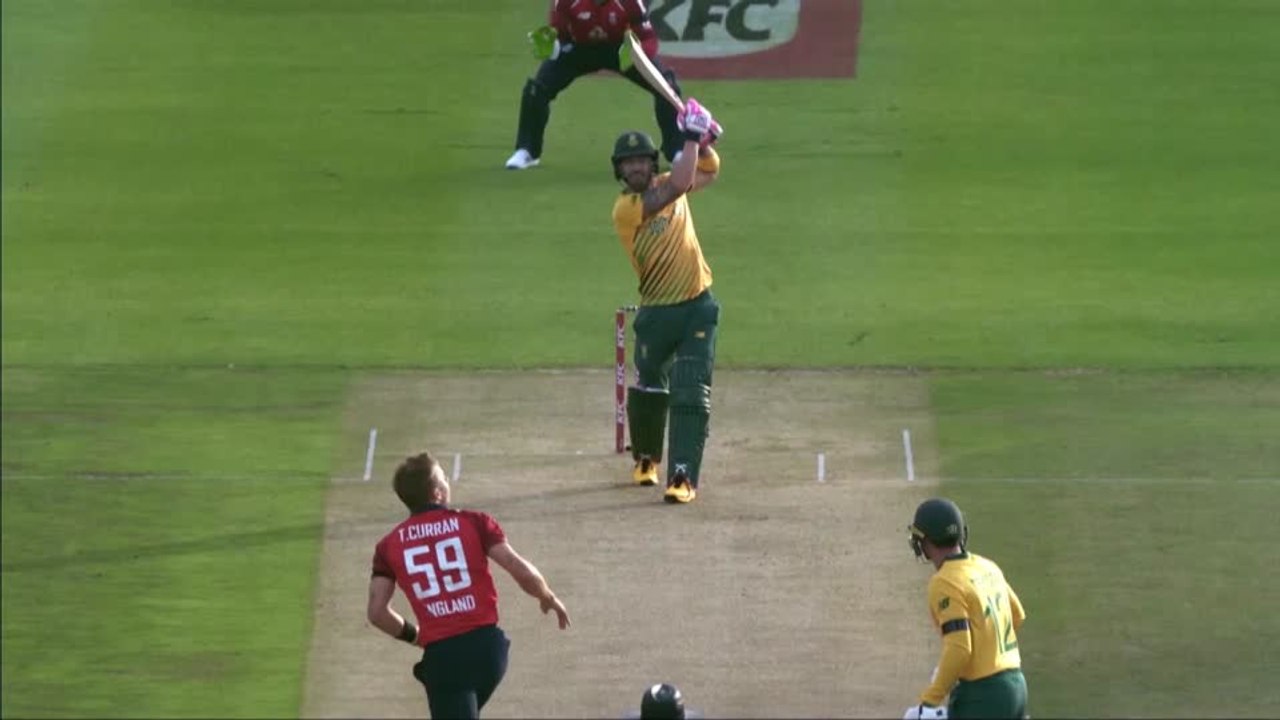 Du Plessis smashes 24 off Curran over