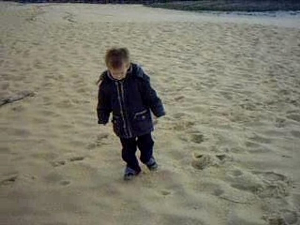 les jumeaux à la plage sur l'île d'oléron