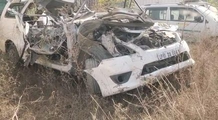 यमुना एक्सप्रेस-वे पर रोडवेज बस में घुसी इनोवा, 4 लोगों की मौत, एक जख्मी