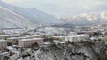 BİTLİS - Kar yağışıyla kent beyaza büründü