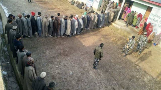 J&K DDC Elections Phase 1 Polling Underway జమ్మూకశ్మీర్‌లో ఆర్టికల్‌ 370 రద్దు తర్వాత తొలిసారి!