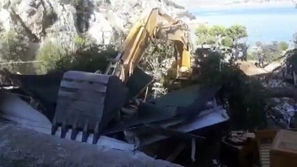 MUĞLA - Marmaris'te imara aykırı yapıların yıkımı sürüyor