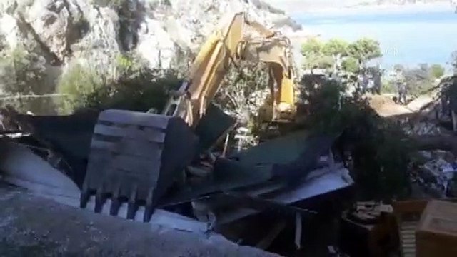 MUĞLA - Marmaris'te imara aykırı yapıların yıkımı sürüyor