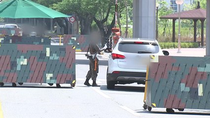 군 코로나19 확산...부대 인근 자영업자 직격탄 / YTN