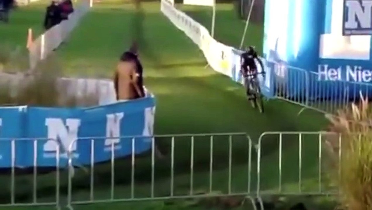 Cyclo-cross - X20 Badkamers Trofee 2020-2021 - Eli Iserbyt wins in Kortrijk, Wout Van Aert 3rd