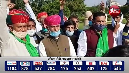 सड़क पर किसान, नहीं दिख रहा समाधान