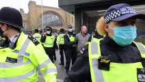 Prisões em Londres em protestos contra as restrições