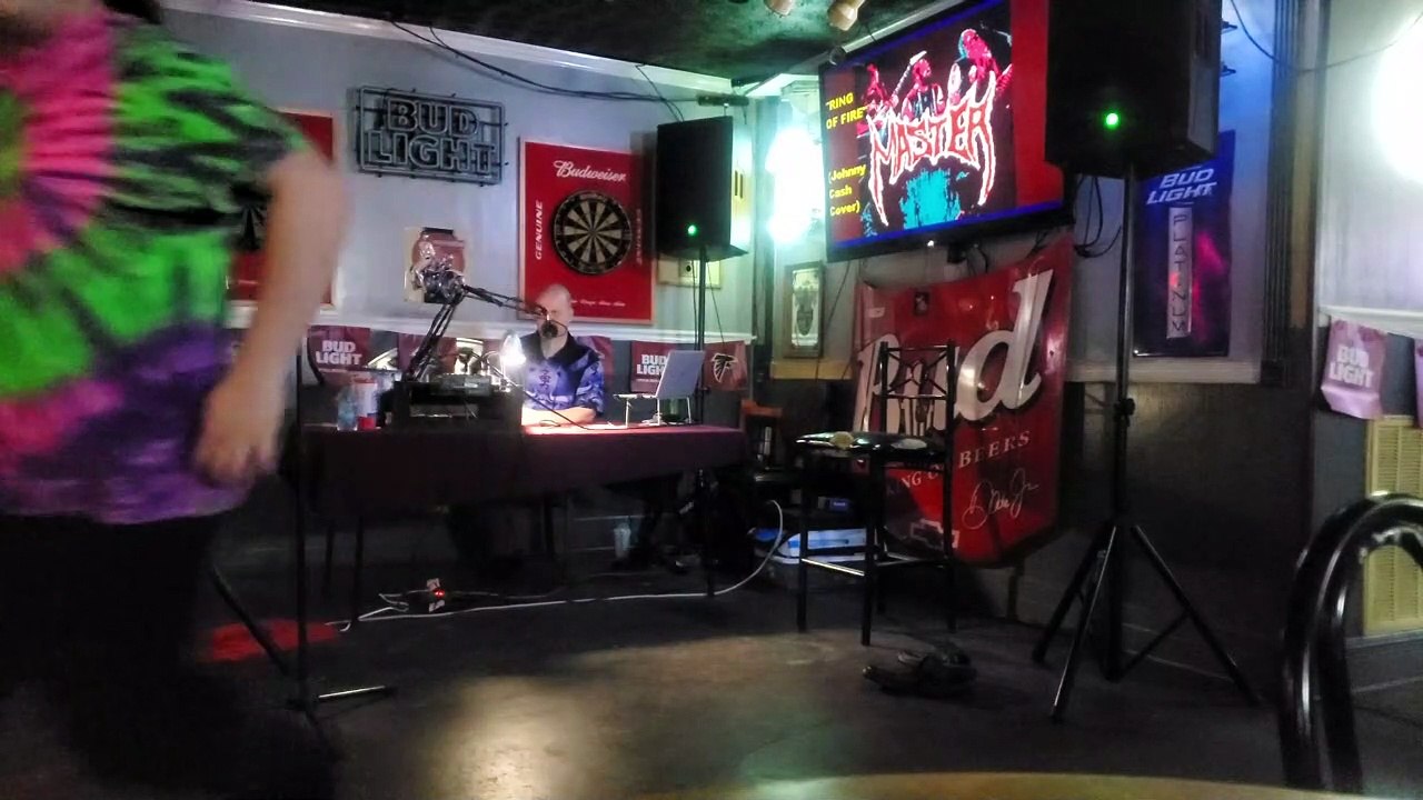 KARAOKE - Master - Ring Of Fire (Johnny Cash Cover)