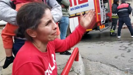 5 Yaşındaki Çocuğun Yaktığı Evi Annesi Gözyaşı İçinde İzledi