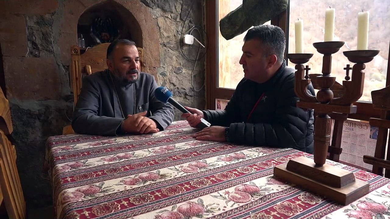 Hoffnung in Bergkarabach: Drei Konfessionen beten an umstrittenem Kloster