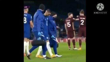 بعد اصابته في المباراة حكيم زياش يطمئن جمهوره بفيديو يشرب اتاي مغربي