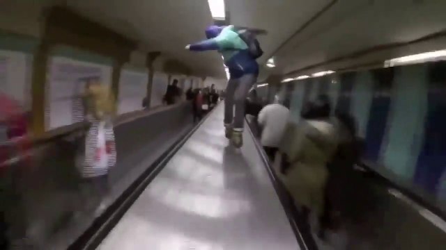 Faire du roller dans la station de métro la plus fréquentée de Paris