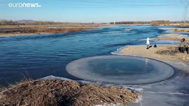 Невероятно красивое природное явление: ледяной диск на китайской реке