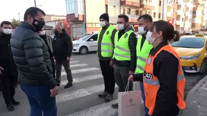 Aracında Sigara İçen Taksici, Valiye Yakalandı