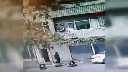 İstanbul'da kapkaççı dehşeti kamerada