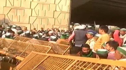 Tension at Ghaziabad border as farmers try to enter Delhi