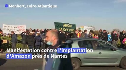 "Stop Amazon!": manifestation contre un projet du géant américain près de Nantes