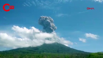 Endonezya'daki Ili Lewotolok Yanardağı'nda art arda patlama