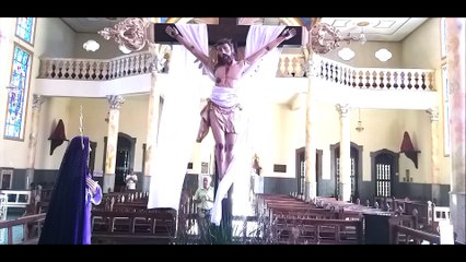 Adoremos a Sagrada Face de Jesus composta por Santa Teresinha do Menino Jesus