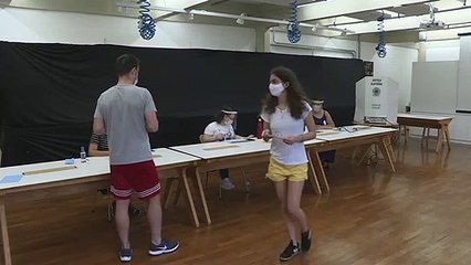 Brasileiros voltam às urnas