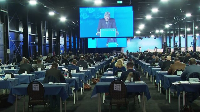 In Germania congresso dell'estrema destra assieme ai negazionisti del coronavirus