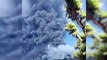 Endonezya'daki Ili Lewotolok yanardağındaki patlama anı kamerada