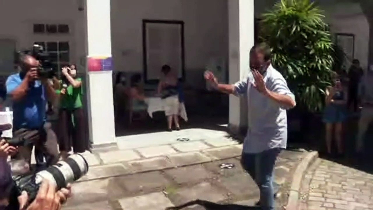 Eduardo Paes vota no RJ