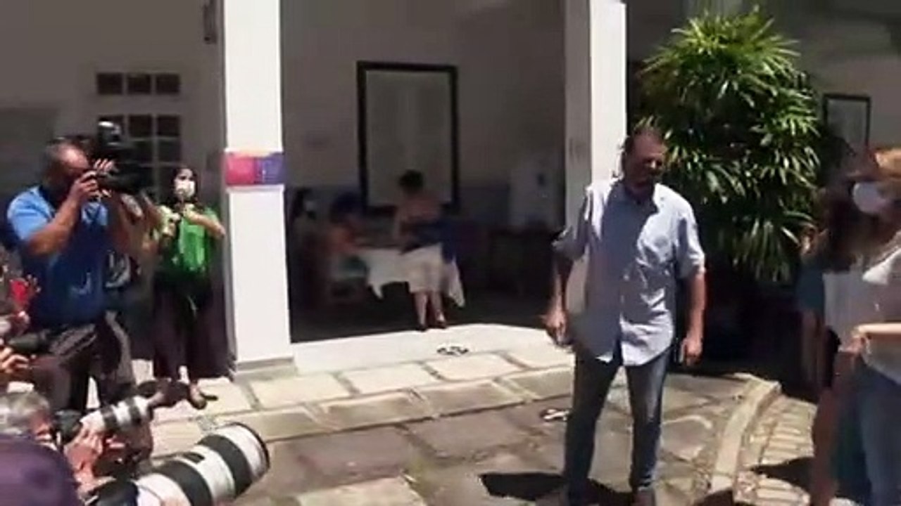 Eduardo Paes vota no RJ