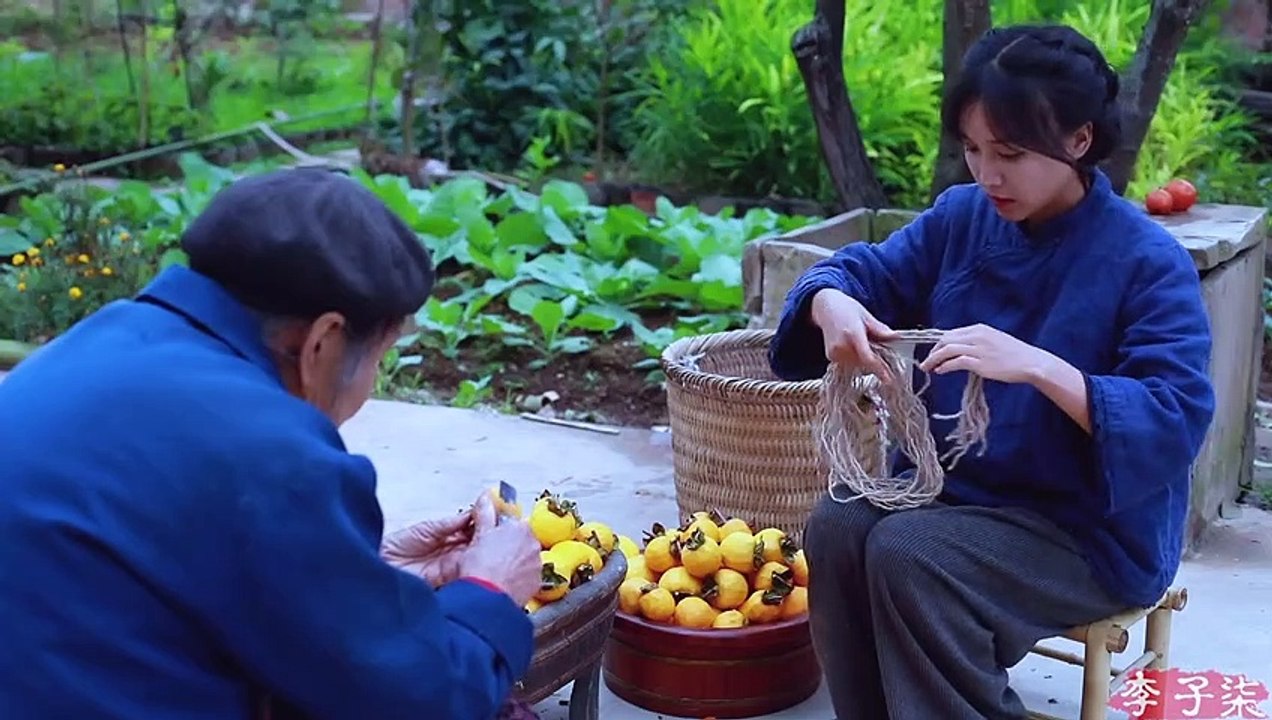 É uma montanha vermelha no outono, é natural fazer alguns caquis doces
