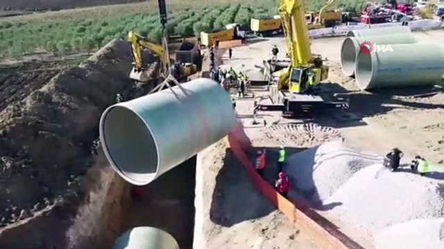 Bakan Pakdemirli Seyhan Nehri Toplu Makinalı Çalışması ve İmamoğlu Sulaması Projelerini inceledi