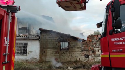 MANİSA - Yaşlı kadın yanan evinde ölü bulundu