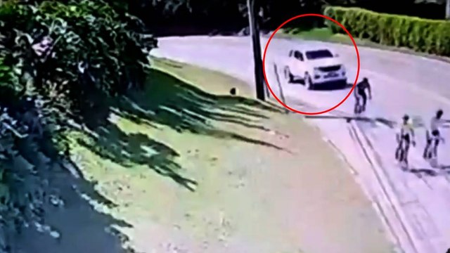 Conductor atropelló a tres ciclistas en Antioquia y huyó