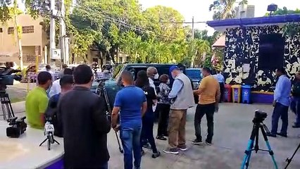 Periodistas acuden a Casa Nacional PLD para conocer posición sobre arrestos de dirigentes