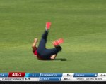 Curran makes superb running catch to deny De Kock