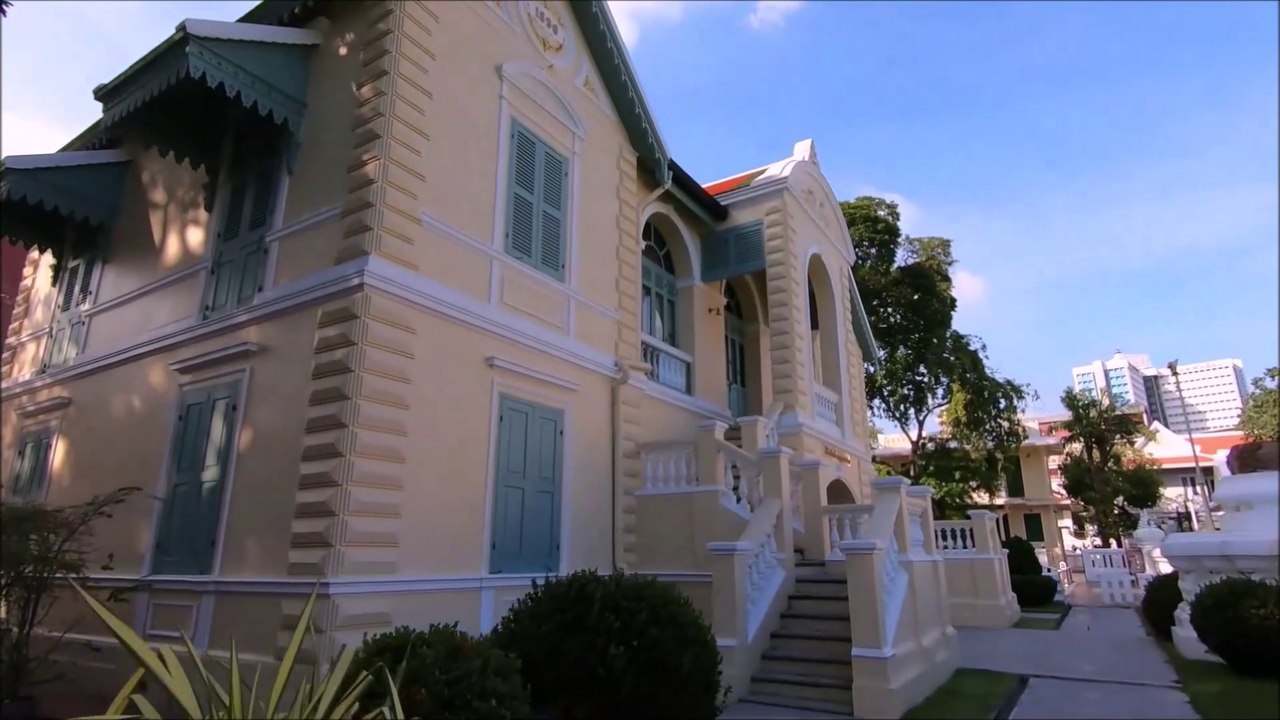 Wat Thep Sirinrawat Ratchaworawihan temple in Bangkok, Thailand
