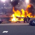 لحظة إنقاذ غروجان سائق فورمولا1 من وسط النيران المشتعلة