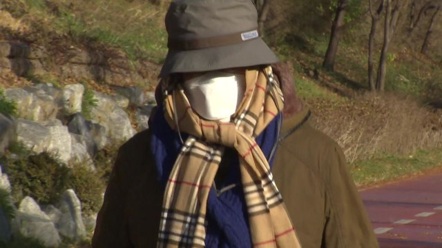 [날씨] 맑지만 찬 바람 '쌩쌩'...영하권 추위 계속 / YTN