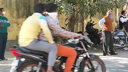 किरण की पार्थिव देह एम्बूलेंस से रवाना