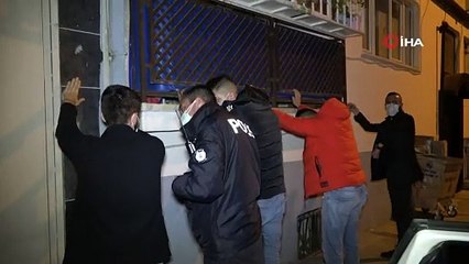 Kısıtlamada polisten kaçan şüphelinin çorabından uyuşturucu madde çıktı