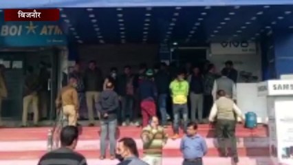 थाने के सामने से हुई लाखों की चोरी