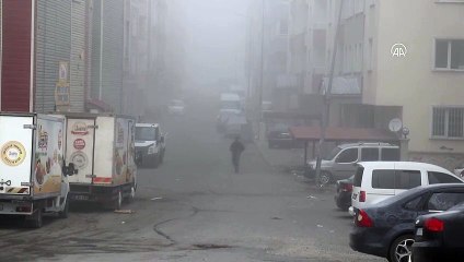 AĞRI - Etkili olan yoğun sis sürücülere zor anlar yaşattı