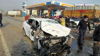 Bursa'da otomobiller kafa kafaya çarpıştı! Manzarayı gören dehşete düştü