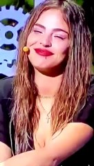 A Marta Peñate se le cae la baba en directo en 'La casa fuerte'