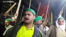 India: agricoltori inferociti alle porte di Dheli, scontri e blocchi stradali
