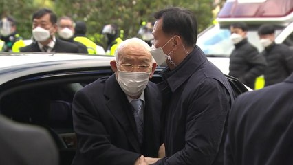 전두환, 법정에서 '꾸벅꾸벅'...역시나 사과는 없었다! / YTN